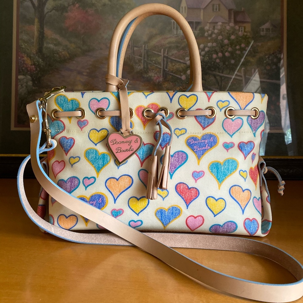 DOONEY & BOURKE LINDSAY LOHAN RAINBOW CRAYON HEARTS Y2K “ IT “ BAG NWT